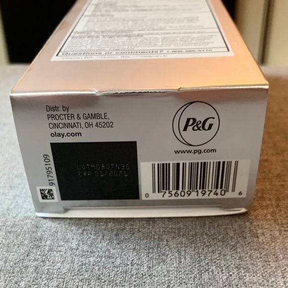 NWT OLAY Face Sunscreen Serum Shine Control SPF35 - Picture 7 of 7